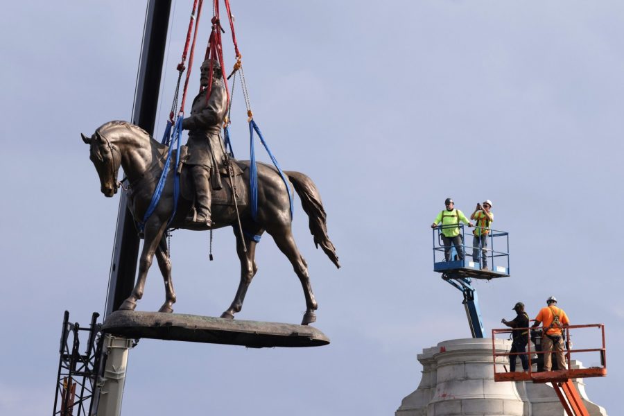 Richmond Robert E. Lee Monument Torn Down