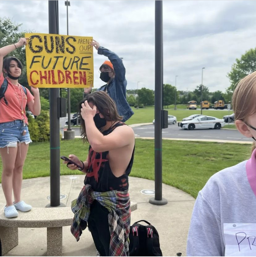 Briar Woods Students Hold a Walkout in Memory of Uvalde