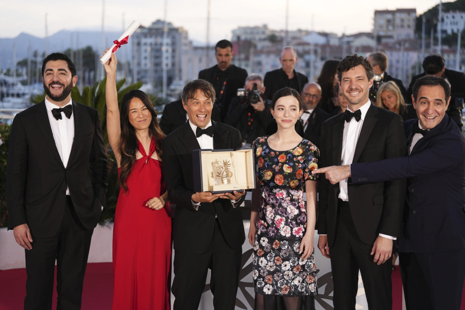 Erotic dancer comedy-drama wins top prize at Cannes. 